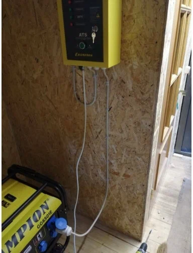 Бензиновый генератор Champion GG6501E+ATS - 6