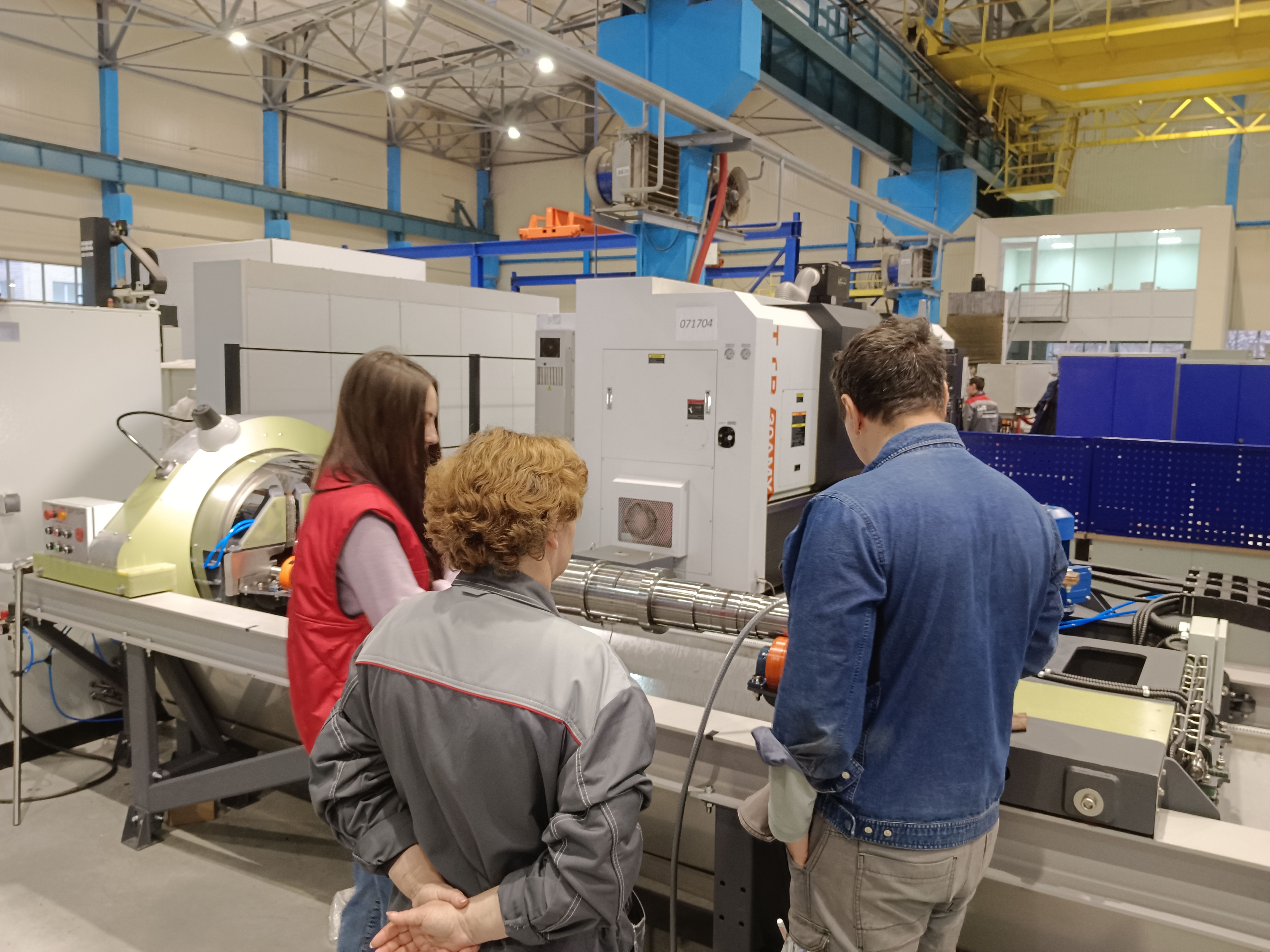 Стационарный стенд магнитопорошкового контроля валов и роторов